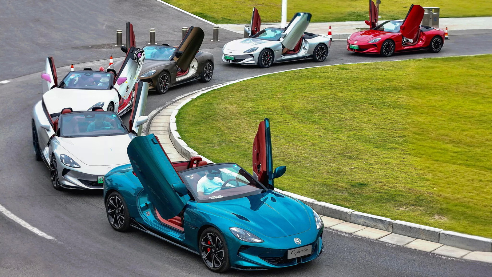 Ανανεώθηκε το MG Cyberster, στην παραγωγή και το κουπέ Cyber GTS